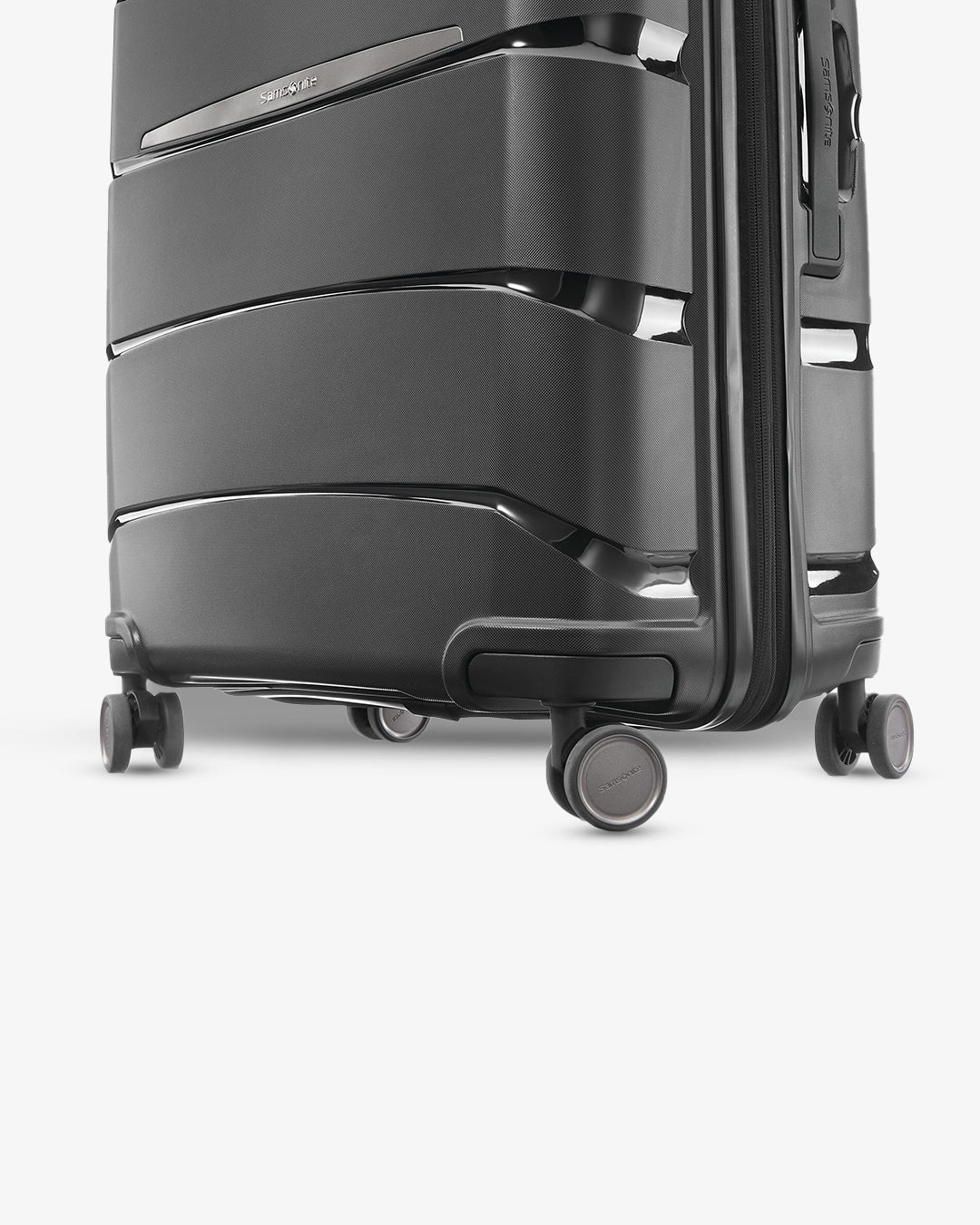 Samsonite Outline Pro Hardside Luggage (MEDIUM)